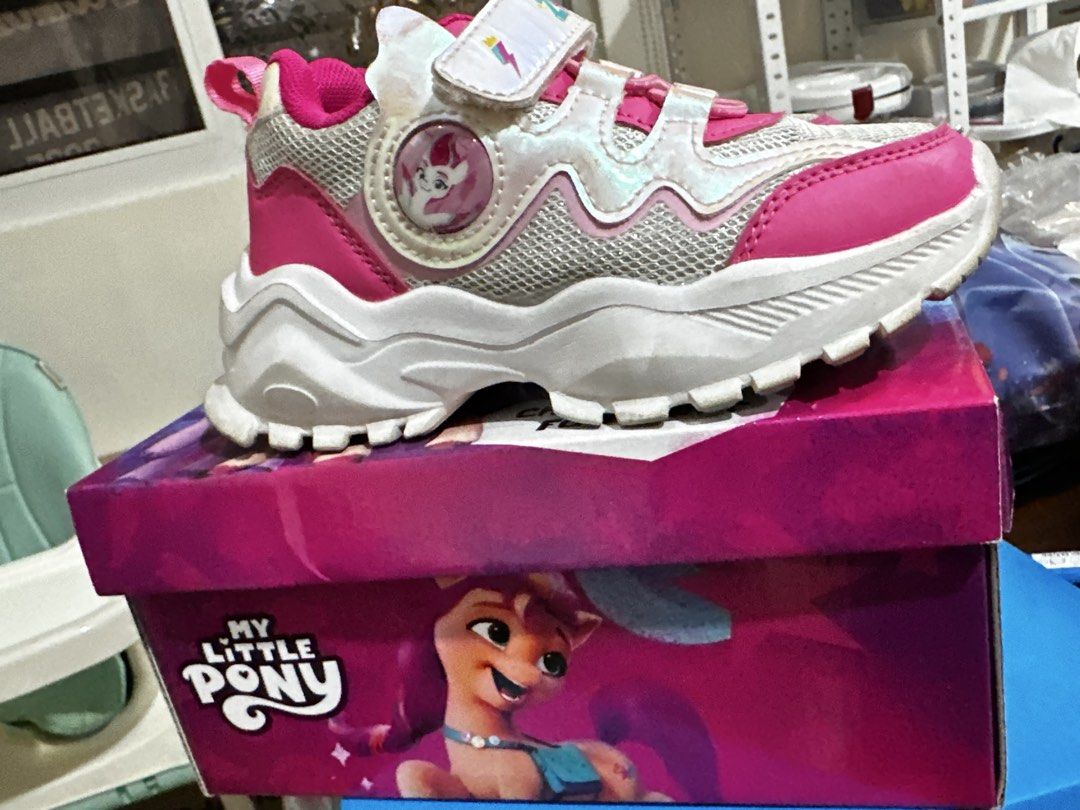 Little pony rubber shoes 17cm (Category: Babies & Kids Fashion) located in Tanauan. Submitted by ades.ades (Listing ID 1463516551, Image 1). Description: Maayos and still wearable. Pwede sa maarte. Size 27. Bought in SM dept store. 17cm with box..