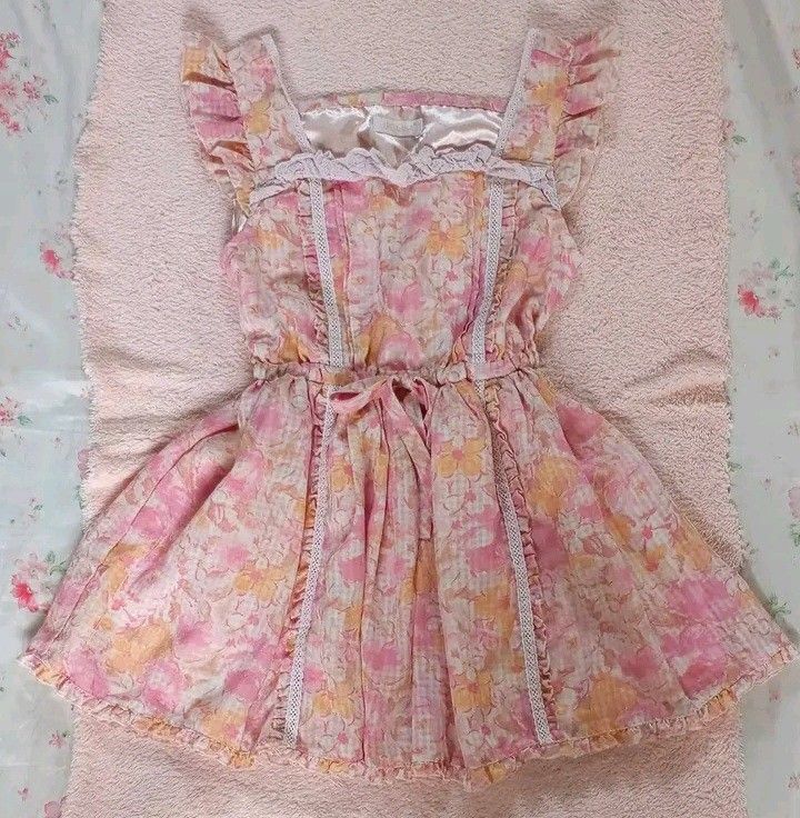 LIZ LISA DRESS (Category: Dresses) located in Rizal. Submitted by gj8str (Listing ID 1463351271, Image 1). Description: selling my cute Liz Lisa baby doll dress. I unfortunately can't bring it out (unless i pair it with pants, which i dont do kasi di ko style) 💔 pang pa-cute cute lang privately. Feel free to ask for my fb vouch/past transaction post. will keep if di mabili LIZ LISA size: s-semi m.