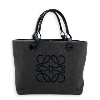 (Category: ) located in . Submitted by carousellluxury (Listing ID 1463410086, Image 1). Description: .