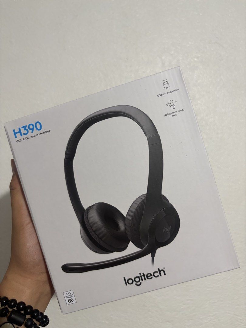 Logitech H390 Rotating Noise Reduction (Category: Headphones & Headsets) located in Rizal. Submitted by hirocee (Listing ID 1463385196, Image 1). Description: ORIGINAL PRICE: 2,590 RFS: Spare lang po and never nagamit. THANK YOU!!.