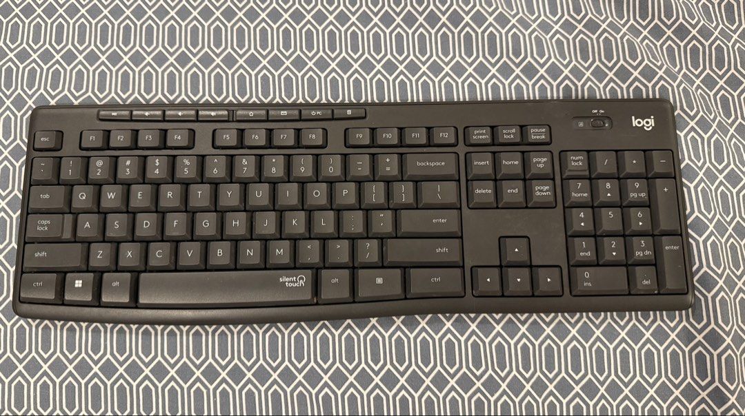 Logitech MK295 Wireless Keyboard (Category: Computer Keyboard) located in Quezon City. Submitted by kumacarttt (Listing ID 1463506014, Image 1). Description: .