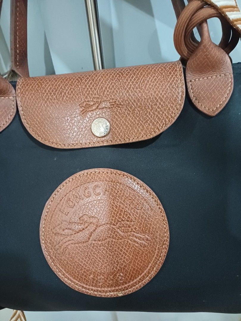 Longchamp bag (Category: Shoulder Bags) located in Antipolo. Submitted by momprelovedpage (Listing ID 1463398630, Image 2). Description: pls check all photos.