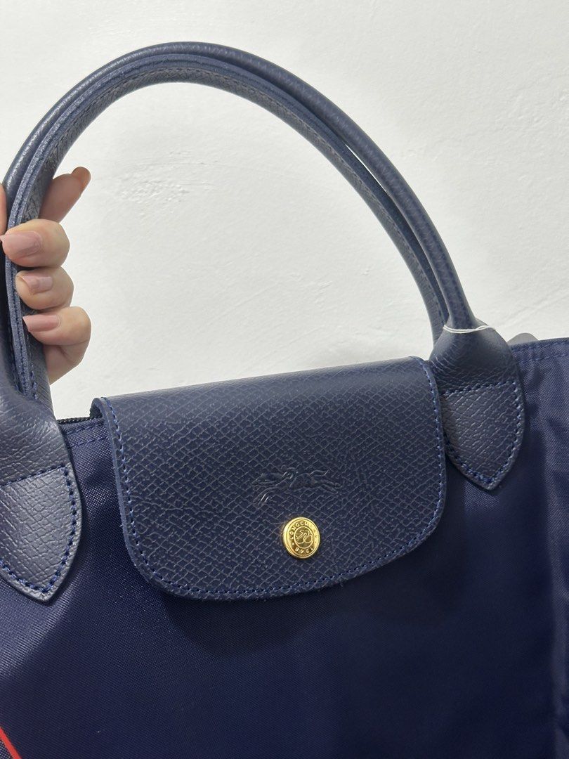 Longchamp Le Pliage Eiffel Tower Navy Blue Tote Bag (Category: Luxury Bags & Wallets) located in Cavite. Submitted by aljennaaaa (Listing ID 1463503362, Image 3). Description: Flawless, no issue at all.