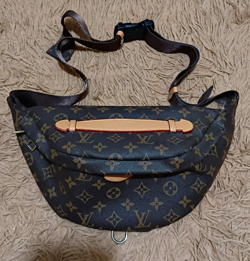 LOUIS VUITTON (Category: Beach Bags) located in Legazpi City. Submitted by nashaiza (Listing ID 1463418558, Image 1). Description: Louis Vuitton made in france gold hardware MOP: GCash Courier: J&T Express.