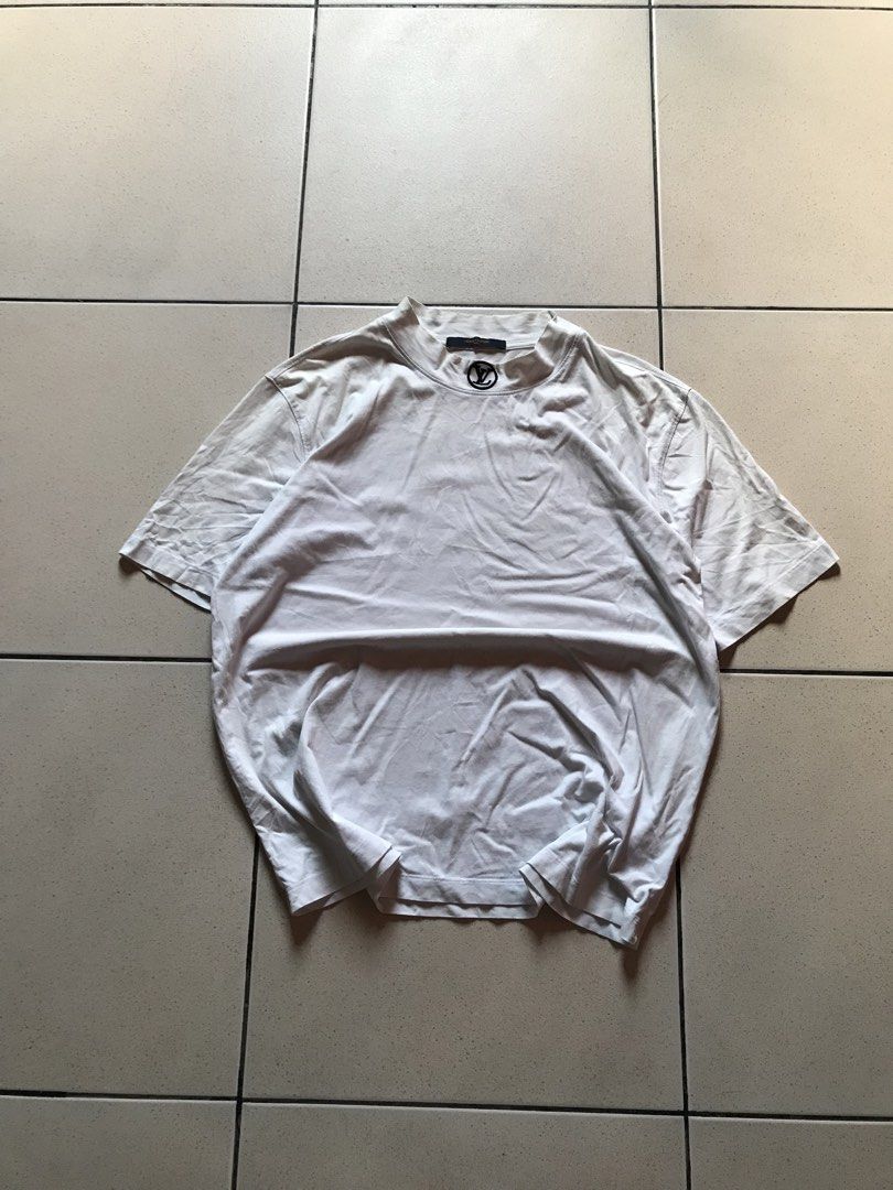Louis Vuitton Embroidered Mock neck shirt (Category: Tshirts & Polo Shirts ) located in Cebu City. Submitted by no3spass1ng (Listing ID 1463367723, Image 1). Description: Louis Vuitton Embroidered Mock neck shirt Size Medium dimes:21.5 x 27 in good condition issue: see last 2 pic 📍 Cebu city.