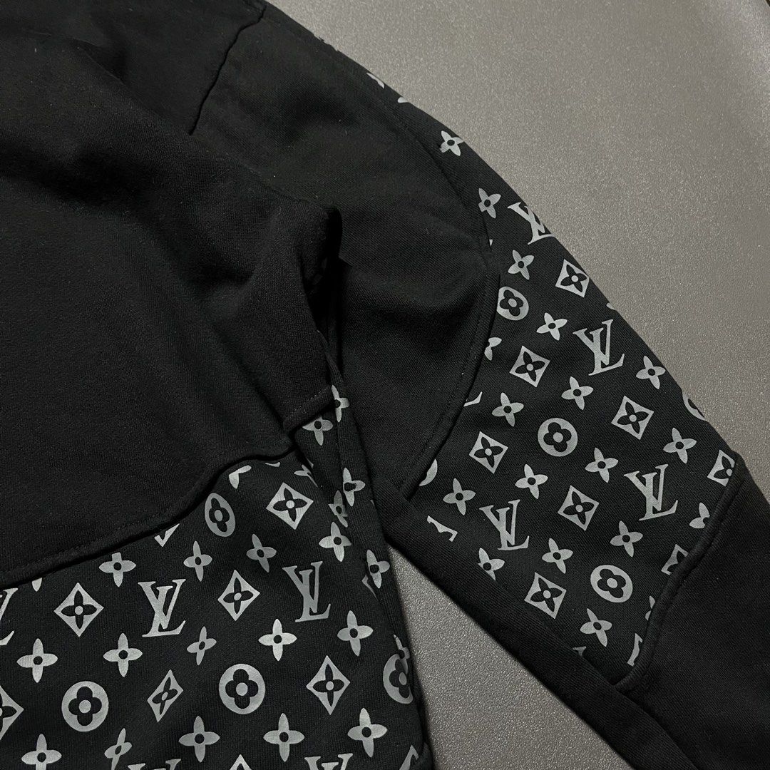 Louis Vuitton Hoodie (Category: Coats, Jackets and Outerwear) located in Moncada. Submitted by tishokthrift (Listing ID 1463373383, Image 3). Description: Dimension (in Inches): 25 by 28 Boxy Fit Excellent Heavy Material.