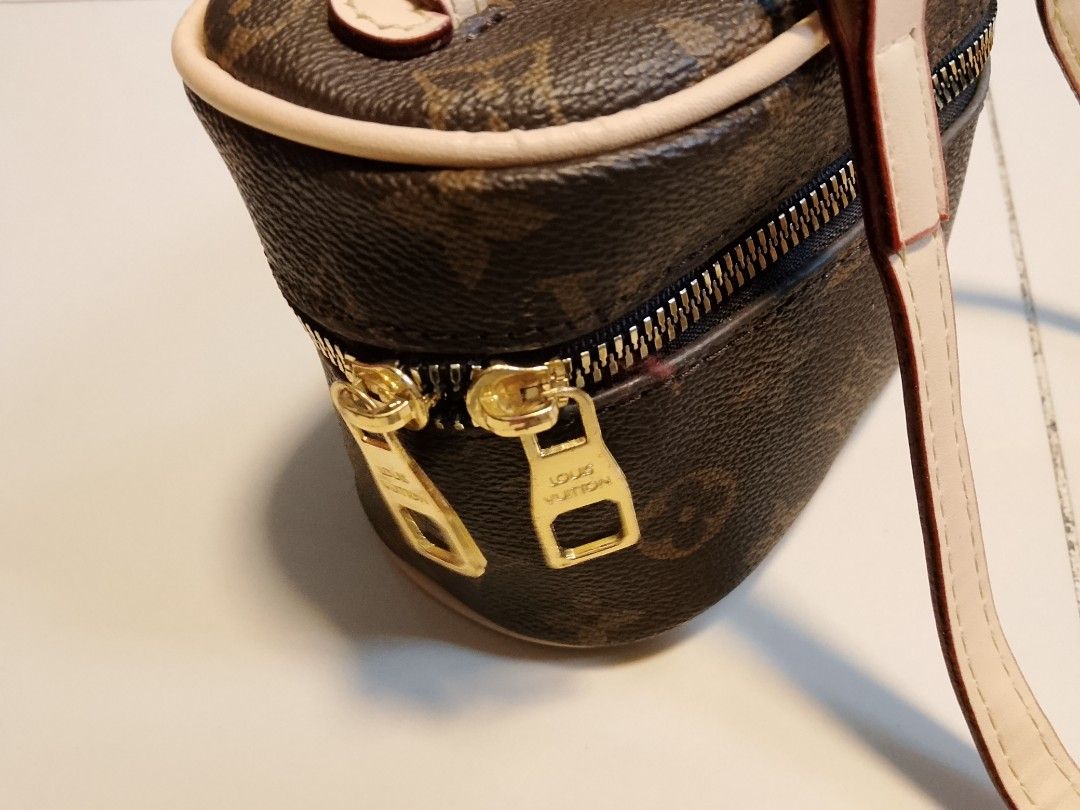 Louis Vuitton mini sling (Category: Cross-body Bags) located in Manila. Submitted by wildwind_73f77a (Listing ID 1463386444, Image 3). Description: excellent condition no issue.