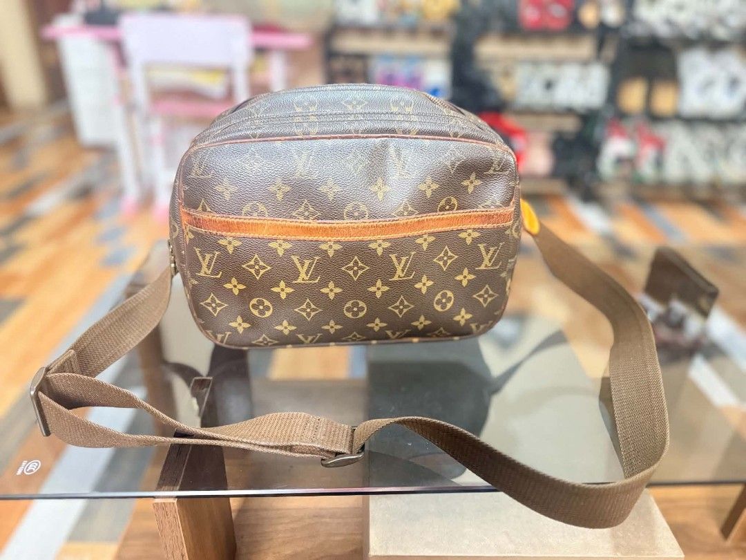 Louis Vuitton Monogram Canvas Crossbody Bag (Category: Luxury Bags & Wallets) located in Baguio. Submitted by solo_ukay (Listing ID 1463433236, Image 1). Description: - Authentic Louis Vuitton crossbody bag - Classic monogram canvas - Multiple zippered compartments for organization - Adjustable strap for comfortable wear - Leather trim shows some patina - Zippers are functional - Great everyday bag.