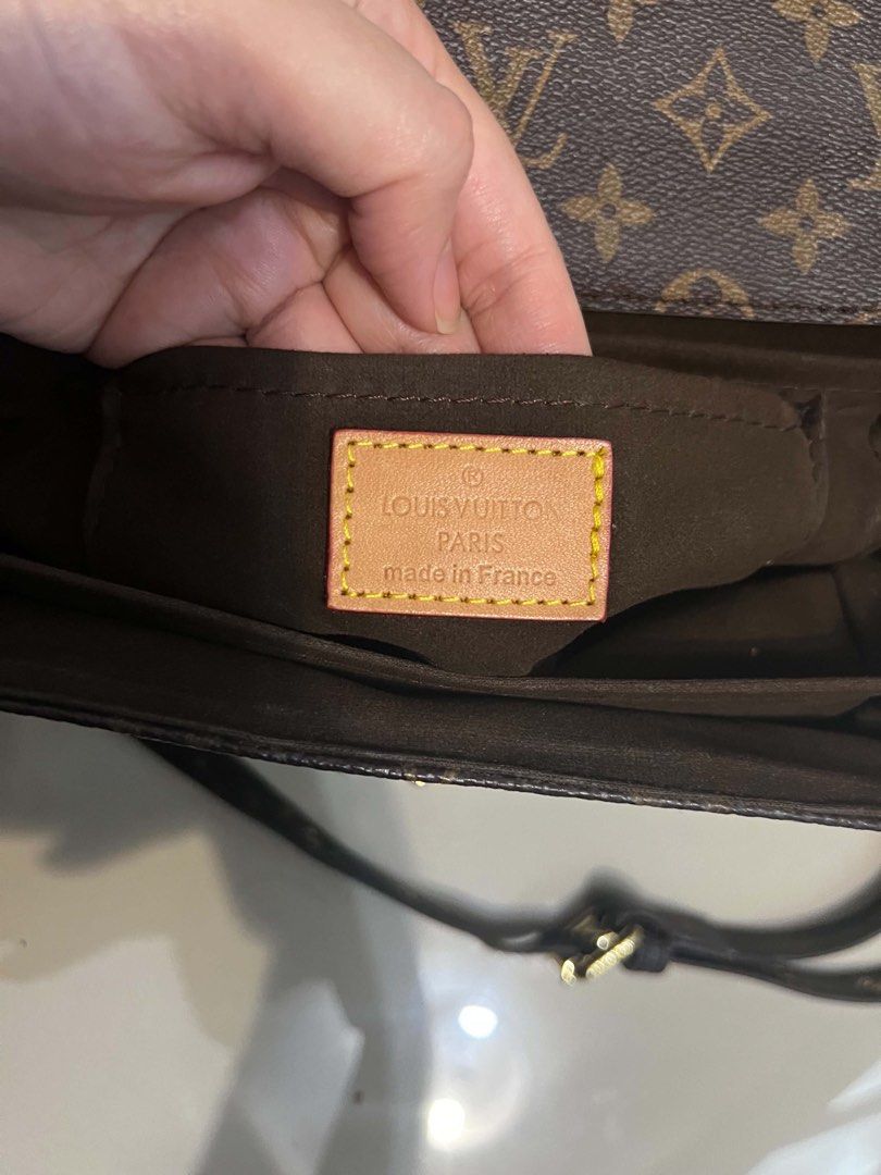 Louis Vuitton Pochette Métis (Category: Cross-body Bags) located in Tarlac. Submitted by kopi.roti (Listing ID 1463440570, Image 3). Description: Coded Top Grade.