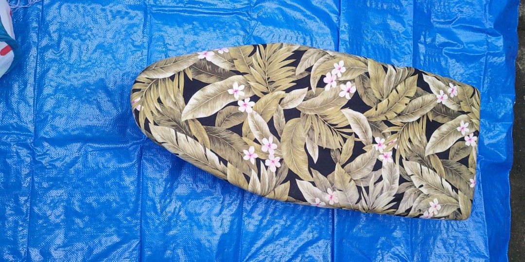 LOW FOLDABLE IRONING BOARD (Category: Ironing Boards) located in Sablan. Submitted by gongonshelley12 (Listing ID 1463486459, Image 1). Description: 650 ONLY LOW FOLDABLE IRONING BOARD STURDY METAL LAHAT NG FRAME NETO SUPER GOODS NA GOODS PO XA 86CM X 35CM X 23CM.