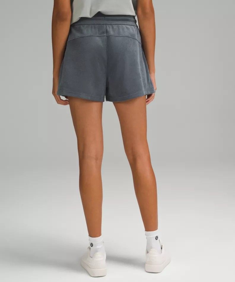 LULU🍋 TERRY HIGH-RISE 2.5" (Category: Activewear) located in Talisay. Submitted by nooooooooooooooooy (Listing ID 1463445416, Image 2). Description: LULU🍋 TERRY HIGH-RISE 2.5" CUT TAG (DOT 8 OR 10) SOFT COTTON FABRIC WAIST 29 TO 32 LENGTH 14 EXCELLENT NO FLAWS, NEED WASH PM💌💌.