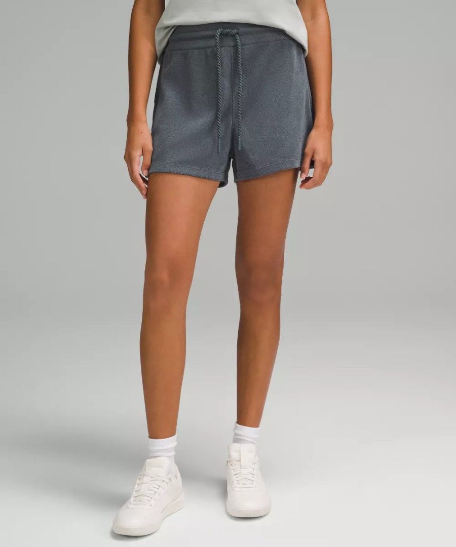 LULU🍋 TERRY HIGH-RISE 2.5" (Category: Activewear) located in Talisay. Submitted by nooooooooooooooooy (Listing ID 1463445416, Image 1). Description: LULU🍋 TERRY HIGH-RISE 2.5" CUT TAG (DOT 8 OR 10) SOFT COTTON FABRIC WAIST 29 TO 32 LENGTH 14 EXCELLENT NO FLAWS, NEED WASH PM💌💌.