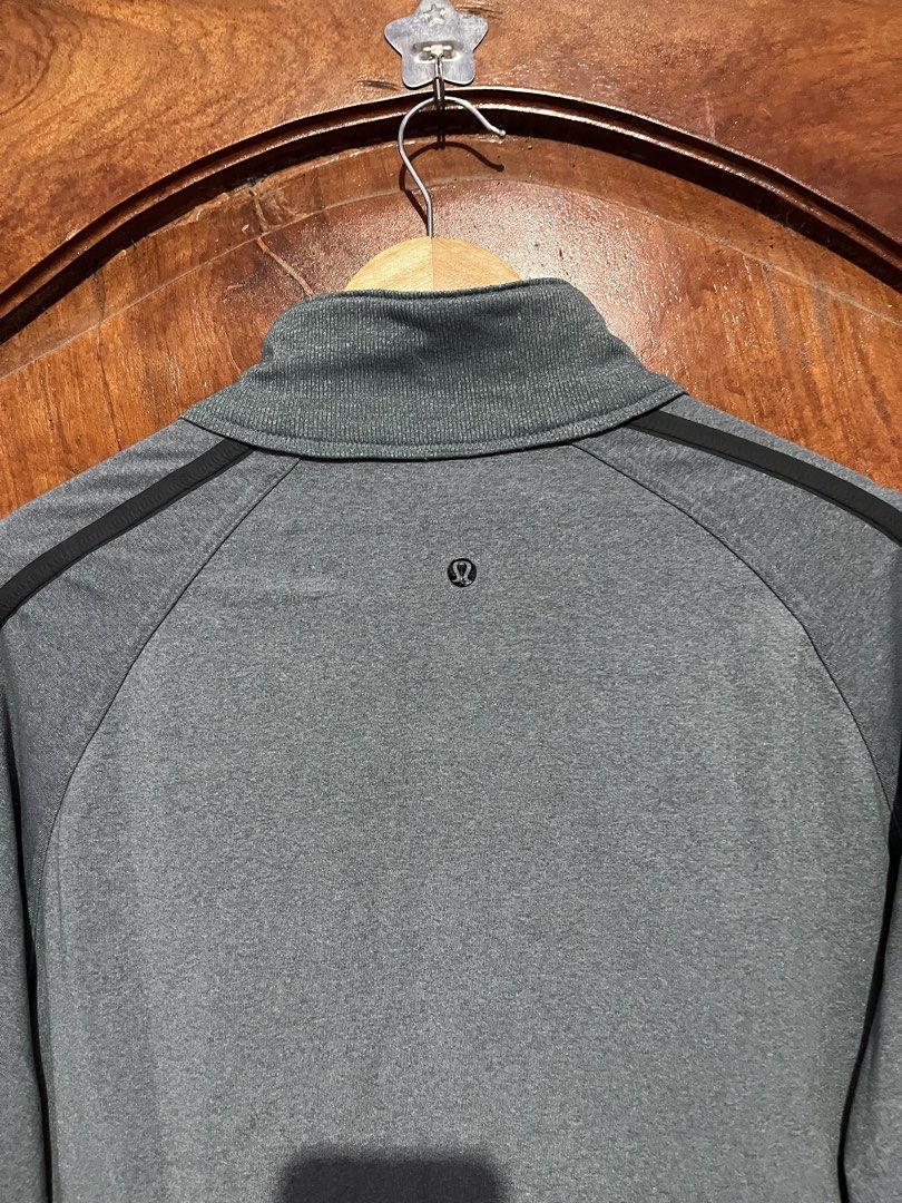 Lululemon Jacket (Category: Coats, Jackets and Outerwear) located in Tumauini. Submitted by jomerthrift (Listing ID 1463508939, Image 2). Description: Dimes: 22.5x28 Color rate: 9.8/10 No issue missing tags lang.