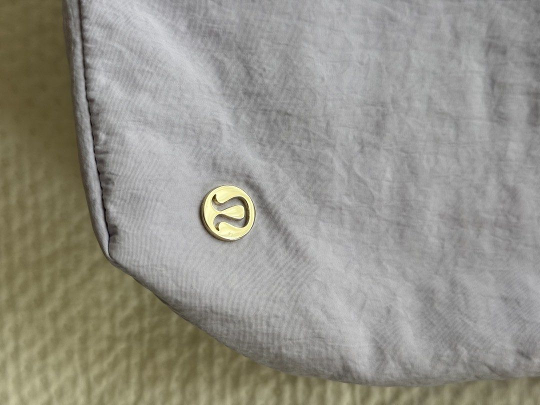 Lululemon On My Level Bag (Lilac, 5L) (Category: Tote Bags) located in Quezon City. Submitted by innarraymundo (Listing ID 1463382701, Image 3). Description: Lululemon On My Level - small - lilac - 5L Bought in HK and only used once! RFS: decluttering.