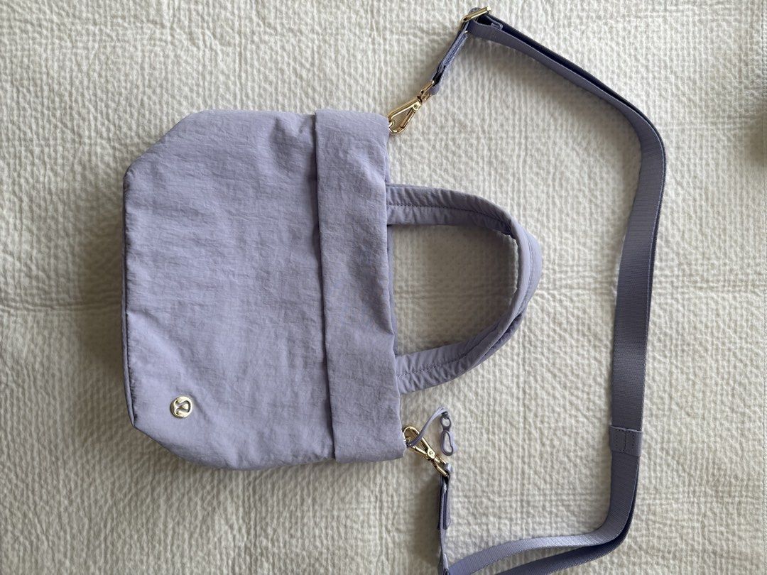 Lululemon On My Level Bag (Lilac, 5L) (Category: Tote Bags) located in Quezon City. Submitted by innarraymundo (Listing ID 1463382701, Image 2). Description: Lululemon On My Level - small - lilac - 5L Bought in HK and only used once! RFS: decluttering.