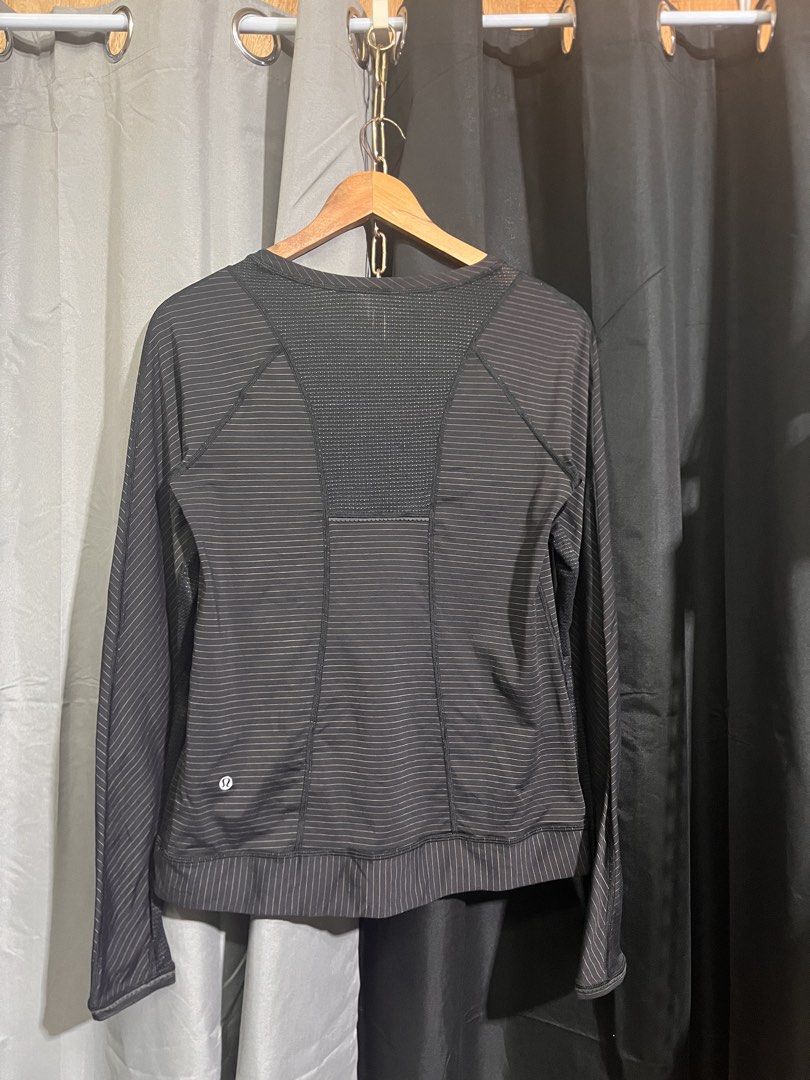 ♻️Lululemon Running lining Sleeve ♻️ (Category: Activewear) located in Manila. Submitted by cjsthrift (Listing ID 1463345006, Image 2). Description: ‼️Want to sell‼️ ♻️Lululemon Running lining Sleeve ♻️ ▫️Exellent condition ▪️Issue: Cut wash tag ▫️Color rate 9/10 ▪️Dimes: W19X25 ▫️Size Fittings: S to M stretchable 🏷️ 449 + shipping fee 📩 📍 Pagadian City Zamboanga Del sur ✅Unli Vc For Checking items ✅Unli Vouch ✅Legit Seller.