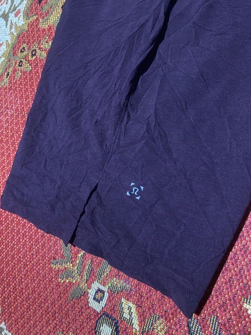 Lululemon T.H.E. Short 9" *Linerless (Category: Shorts) located in Lupi. Submitted by shanchalant (Listing ID 1463465912, Image 2). Description: Lululemon Small on tag Dimes W 14.5 inches fit to size 29 to 30 L 21 inches Lo 10 inches Brand new condition No issue Thrift item Pm 📨📨.