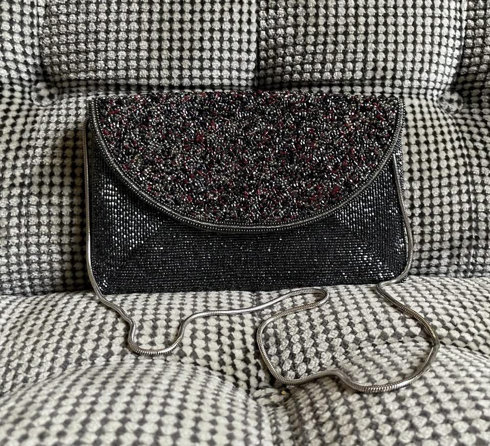 Lumy Beaded Party Chain Bag (Category: Cross-body Bags) located in Bulacan. Submitted by thriftbagcollections (Listing ID 1463444637, Image 1). Description: Lumy Beaded Party Chain Bag,Excellent condition!Approx:H-4.5”W-7”sling 13”.