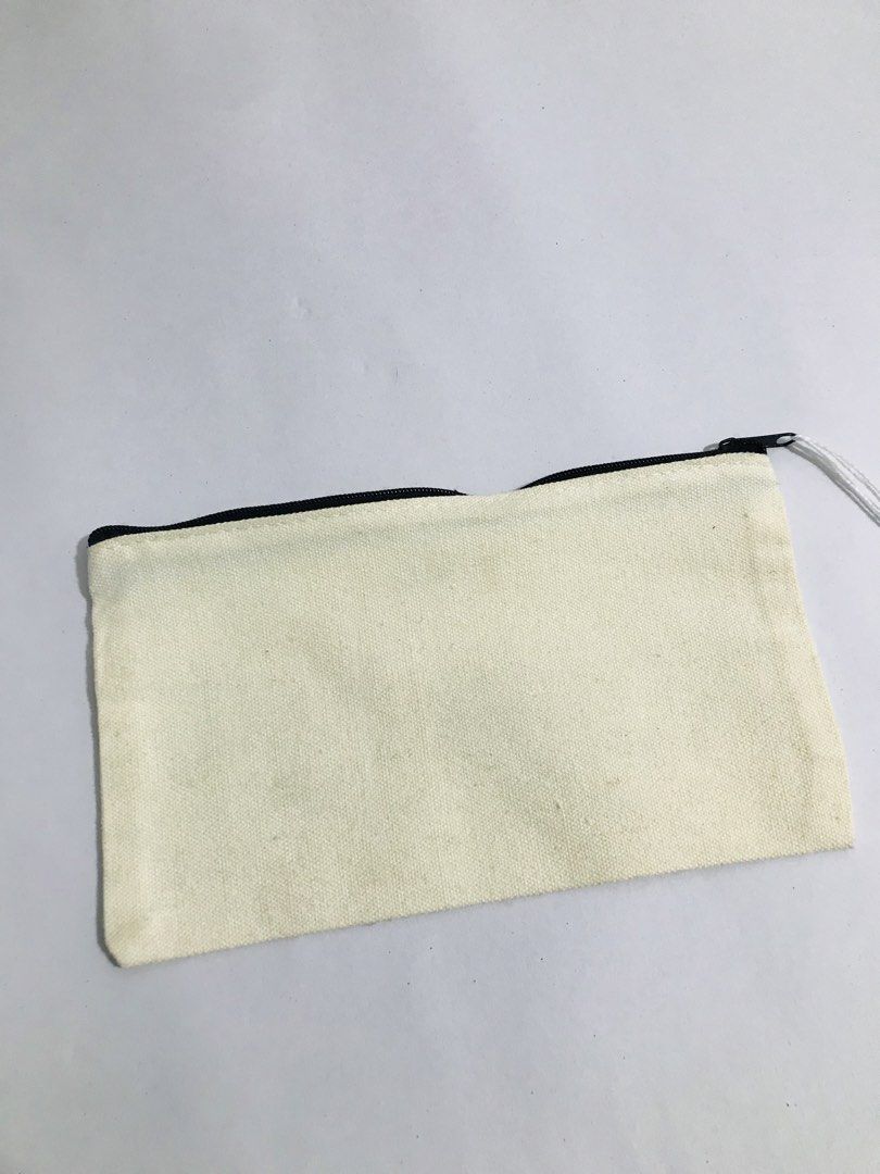 MAGICKAL CHILDE POUCH (Category: Purses & Pouches) located in Gamu. Submitted by 2022bagsbunny (Listing ID 1463379766, Image 2). Description: .