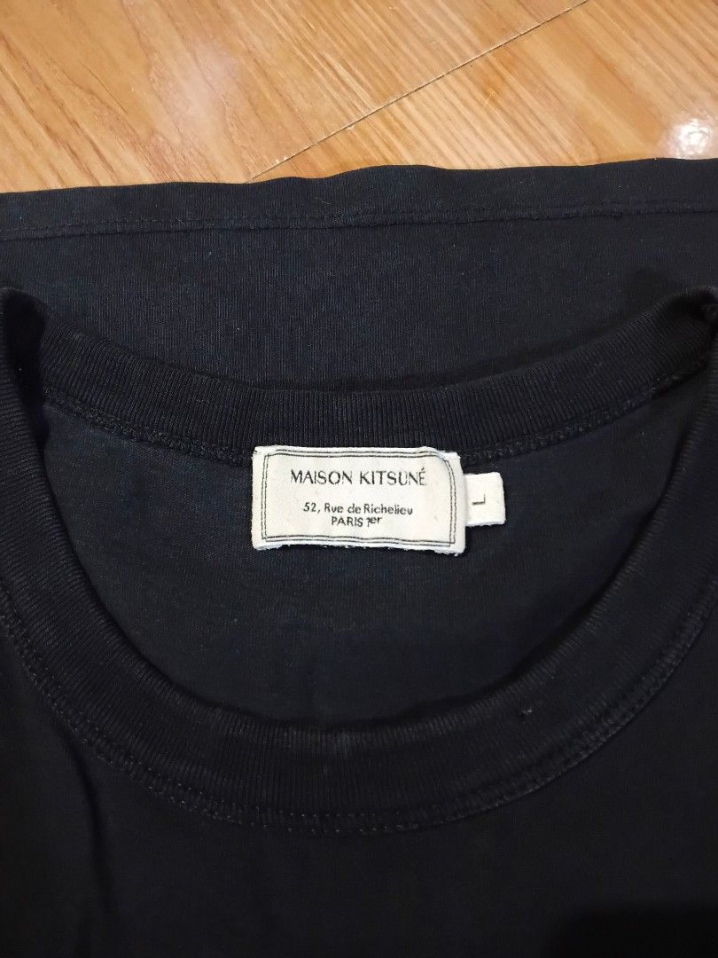 Maison Kitsune Fox Head Patch (Category: Tshirts & Polo Shirts ) located in Bulacan. Submitted by darrensthrift (Listing ID 1463376952, Image 3). Description: NEGOTIABLE❗️❗️ Size L on tag L29 W20 NO ISSUE ❗️ 📍SJDM, BULACAN.