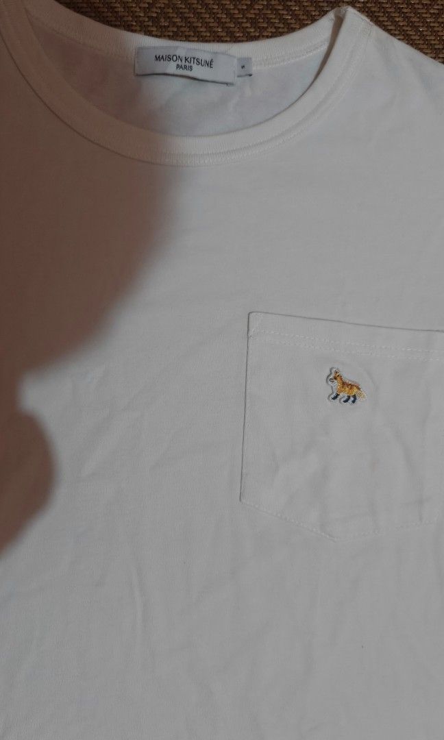 Maison Kitsune Pocket Tee (Off) (Category: Tshirts & Polo Shirts ) located in Mandaue City. Submitted by kulasyow (Listing ID 1463358957, Image 2). Description: Maison Kitsune Pocket Tee Off lang Dimes 21x26 Need Wash Cebu Loc.