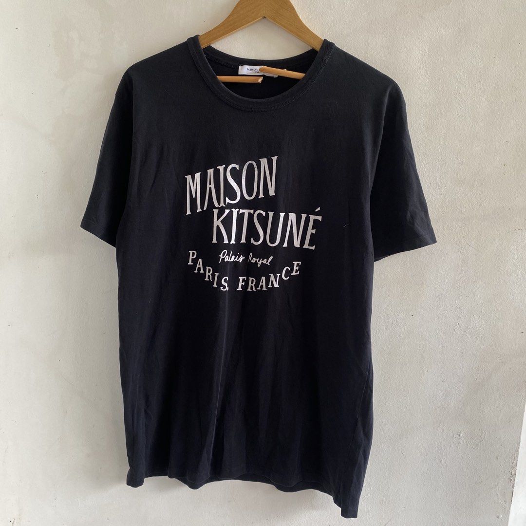 Maison Kitsune Script Black Shirt (Category: Tshirts & Polo Shirts ) located in Davao. Submitted by bangers01 (Listing ID 1463384985, Image 1). Description: .