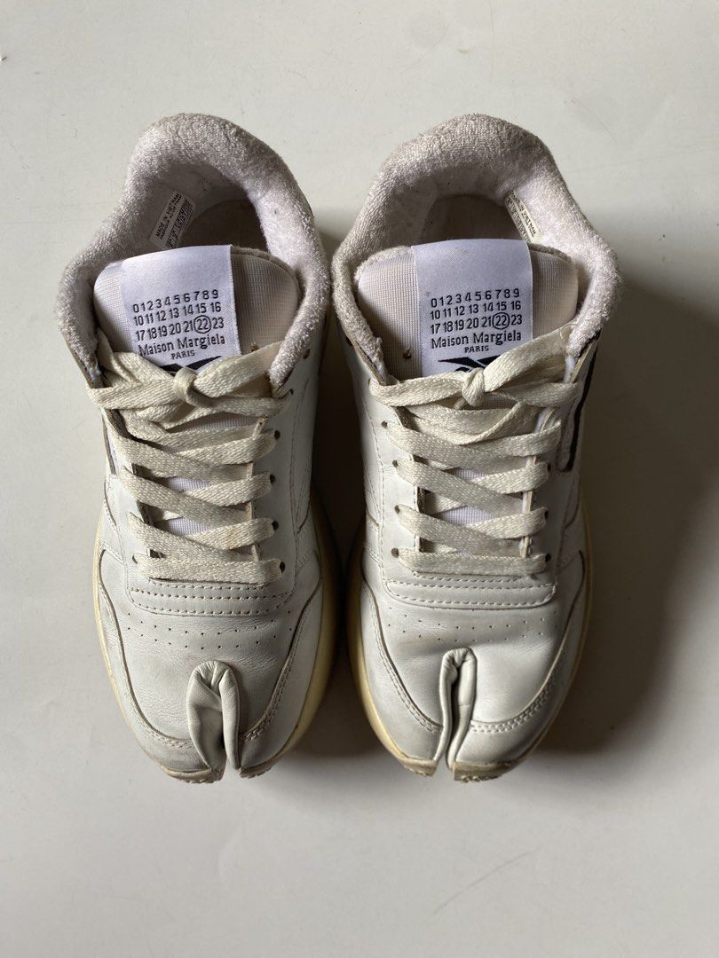 Maison Margiela x Reebok Tabi Split Toe Sneaker (Category: Sneakers) located in Baguio. Submitted by archival.store (Listing ID 1463490753, Image 3). Description: Size tagged:US5 Issue: .