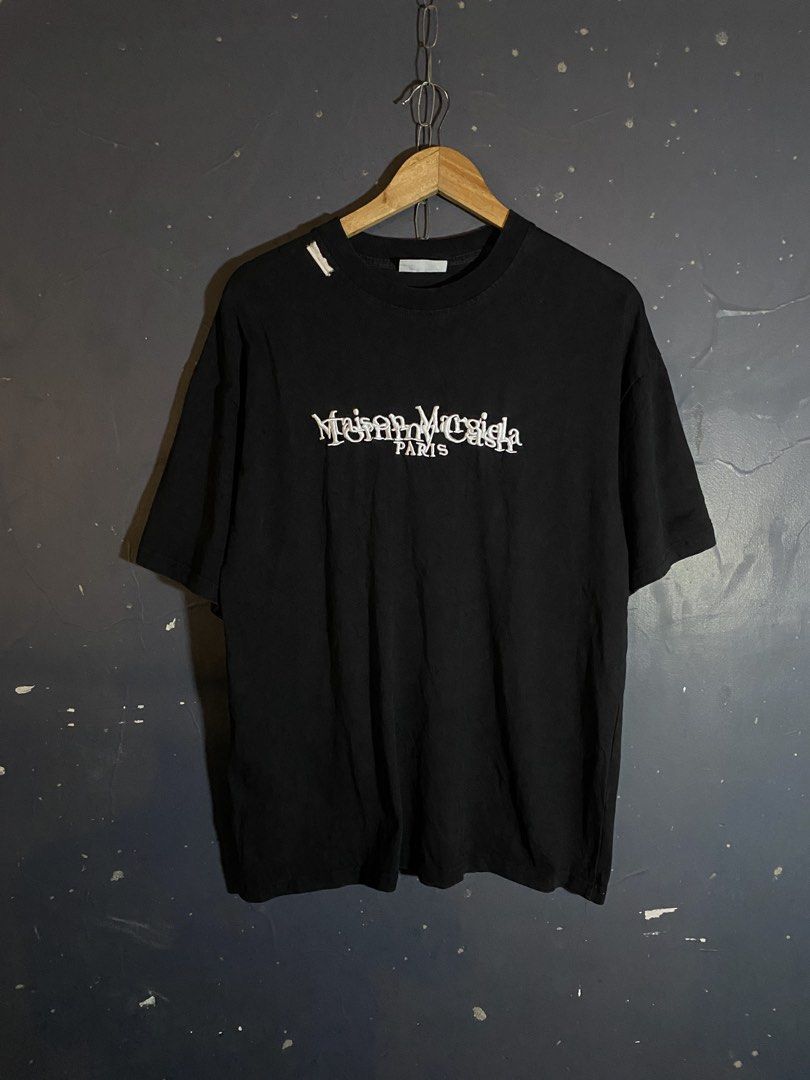 Maison Margiela x Tommy Cash (Category: Luxury Apparel) located in Davao. Submitted by msthrifted (Listing ID 1463514633, Image 1). Description: Size M-L.