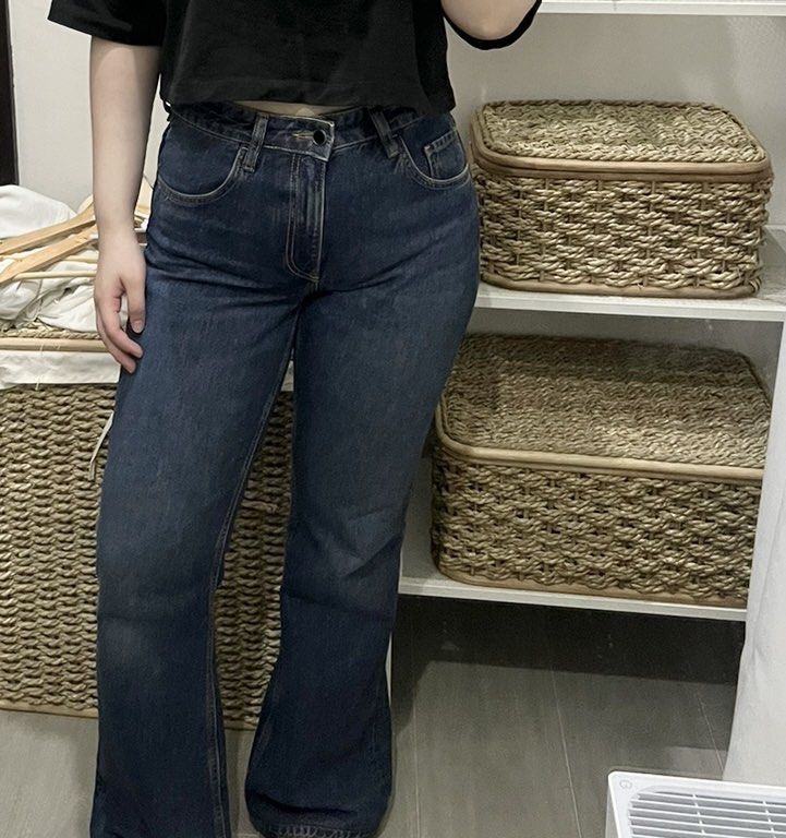 MANGO FLARED JEANS (28-30) (Category: Jeans) located in Quezon City. Submitted by styleandcomfort (Listing ID 1463504193, Image 1). Description: Got this for 3,499.00 Super ganda ng quality nung maong niya and nakaka sexy shape siya!! Don’t want to sell this but doesn’t fit me anymore. Super worth the purchase!! Message me for inquiries 😊.