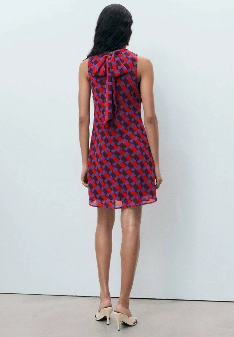 Mango Printed Dress (Category: Dresses) located in Manila. Submitted by sunglassesindoor (Listing ID 1463472495, Image 3). Description: •Selling it for a low price na •Message for more inquiries! 💸 Payment via GCash only 📦 Delivery via J&T or Lalamove.