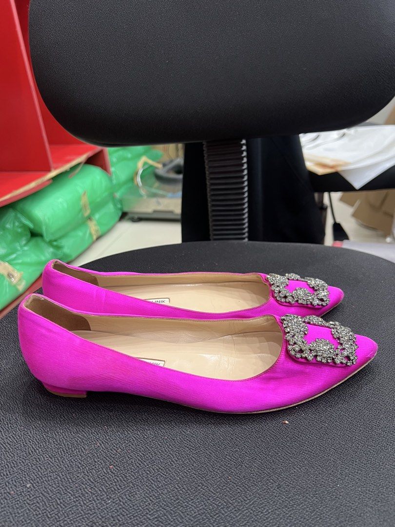 Manolo Blahnik flats (Category: Sneakers & Footwear) located in Manila. Submitted by zoeykim16 (Listing ID 1463495548, Image 3). Description: Manolo Blahnik flats Size 38 Excellent condition .