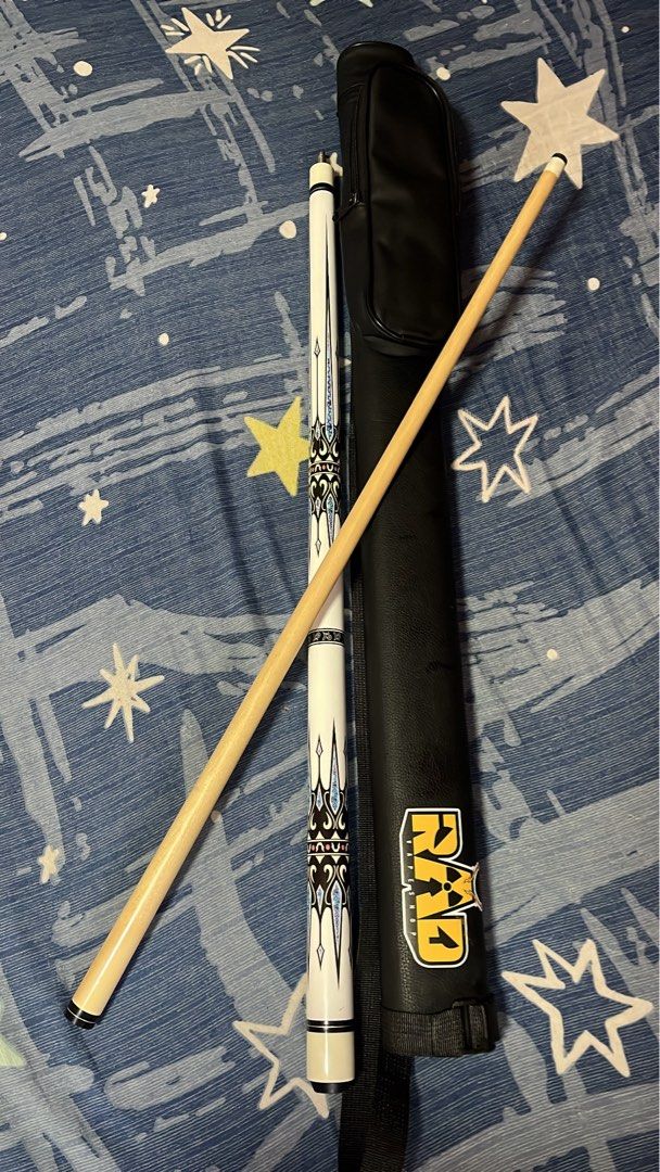 Maple wood with hardcase + gloves (Category: Billiards and Bowling) located in Manila. Submitted by sylaxz (Listing ID 1463492500, Image 1). Description: All stock issue: dents lang sa butt and naka buffalo tip.