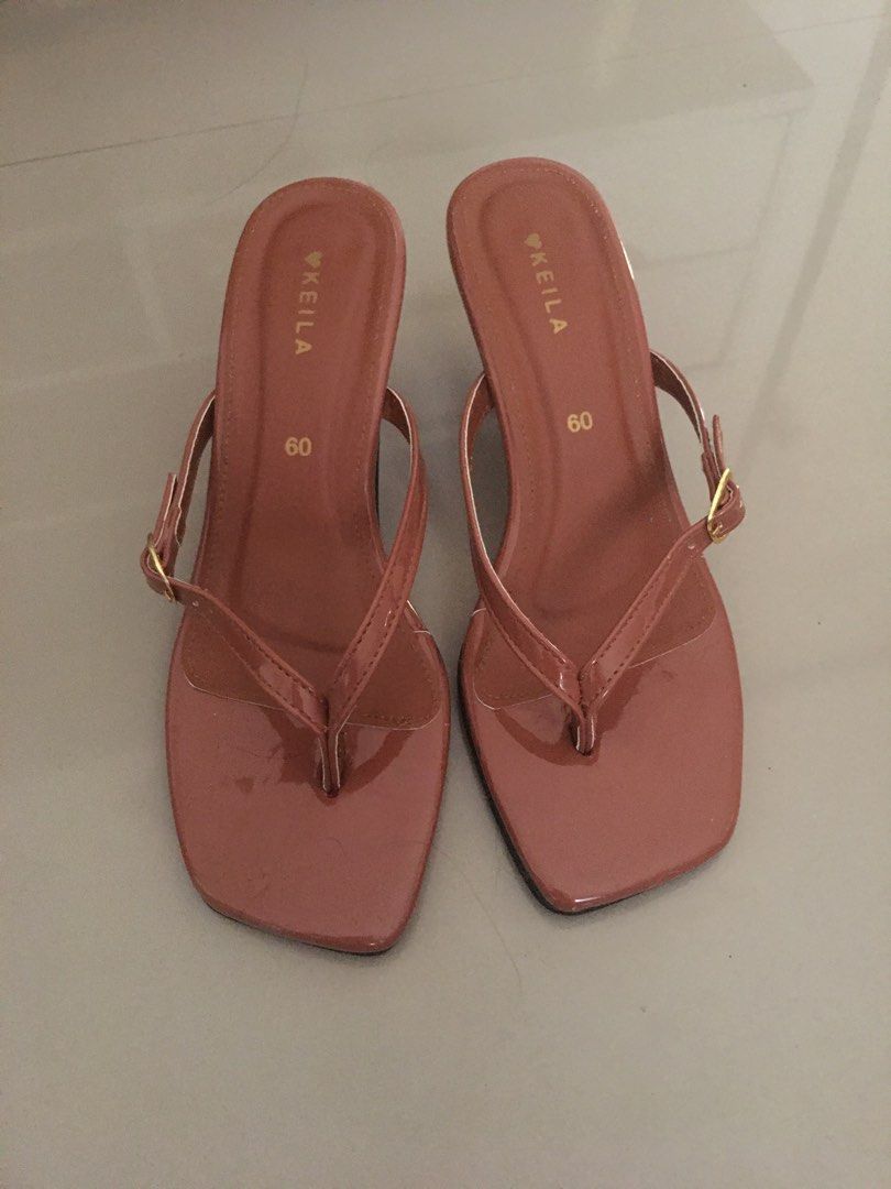 marikina made kitten heels (Category: Heels) located in Dasmarinas. Submitted by ryewithane (Listing ID 1463553408, Image 1). Description: this is brand new po, selling kasi nadoble ng order, also this is very sturdy to walk on.