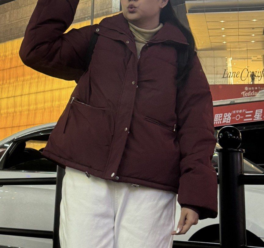 Maroon Puffer Jacket (fyi super warm) (Category: Coats, Jackets and Outerwear) located in Manila. Submitted by secondchanceplease (Listing ID 1412331717, Image 2). Description: used 2x ( -1 to 10 degrees weather) fits M- Semi Large body frame guarantee high quality shoulder: 77cm bust: 128cm.