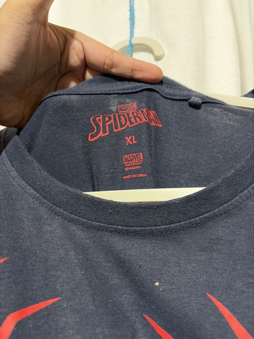 [MARVEL TEE] Marvel Spider-Man Graphic T-Shirt XL (Category: Tshirts & Polo Shirts ) located in Imus. Submitted by frootiloots4103 (Listing ID 1463333820, Image 2). Description: - Navy blue t-shirt - Features a red Spider-Man logo graphic - Brand: Marvel - Size: XL - Approximate Measurements: 26 inches wide x 30 inches long - Ideal for any Spider-Man enthusiast OPEN FOR NEGO (best if aspack) 📍Imus, Cavite 4103 Can do meetups within Imus Area 🚚 