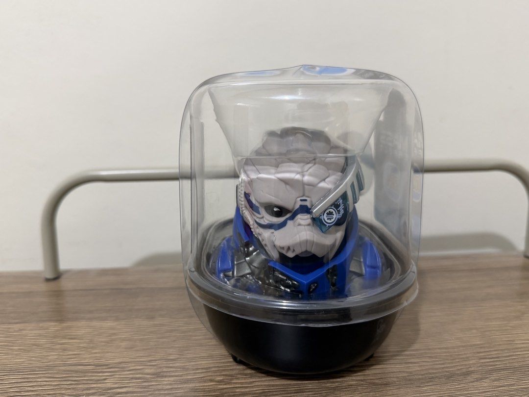 Mass Effect Tubbz Garrus "First Edition" Collectible (Category: Designer & Blind Box Toys) located in Magalang. Submitted by xeevain (Listing ID 1463403591, Image 2). Description: - Mass Effect Tubbz Collectible - Character: Garrus Vakarian - Series: 2 - Edition: First Edition - Condition: Comes in original clear display case - Ideal for Mass Effect fans and collectors - Packaging shows it's part of a larger collection -Never opened, stocked only