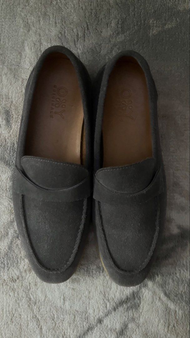 Mens Loafers (Oxy Roma) (Category: Casual Shoes) located in Rizal. Submitted by unboxed_beginnings (Listing ID 1463353436, Image 1). Description: Pre-loved Oxy Roma Loafers (Gray) Fit 8.5 to 9 US mens Great alternative to LP 2000 php + SF (slightly neg) SRP 4K+ Excellent condition Cainta Rizal location Payment first, pass COD/COP.