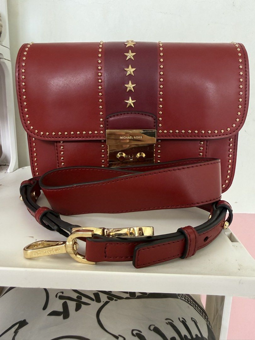 Michael kors sloan (Category: Shoulder Bags) located in Angadanan. Submitted by brightearth-ca44 (Listing ID 1463470653, Image 1). Description: Pwede pang regalo, sobrang ganda sa personal Nasa 18k bentahan nito sa ebay ✅💯 Authentic ✅Brandnew condition ✅Comes with price tag, carecard, paperbag and dustbag(complete set, ideal as a gift) ✅ Open for Layaway for Isabela buyers ✅No COD ✅Mine now pay now, No COD ✅Location: Isabela.