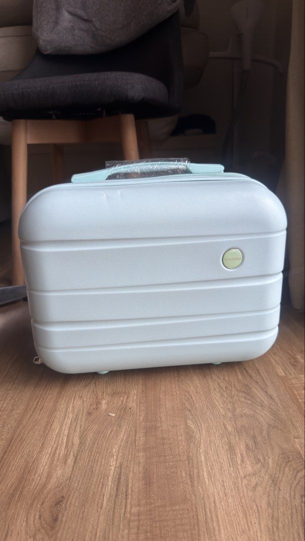 Mini Luggage 14” (Category: Luxury Bags & Wallets) located in Makati City. Submitted by jessi_1004 (Listing ID 1463422543, Image 1). Description: No to sensitive buyers With light scratches and bumps 18x34x26cm Light blue vanity case Ideal for travel or makeup organization .
