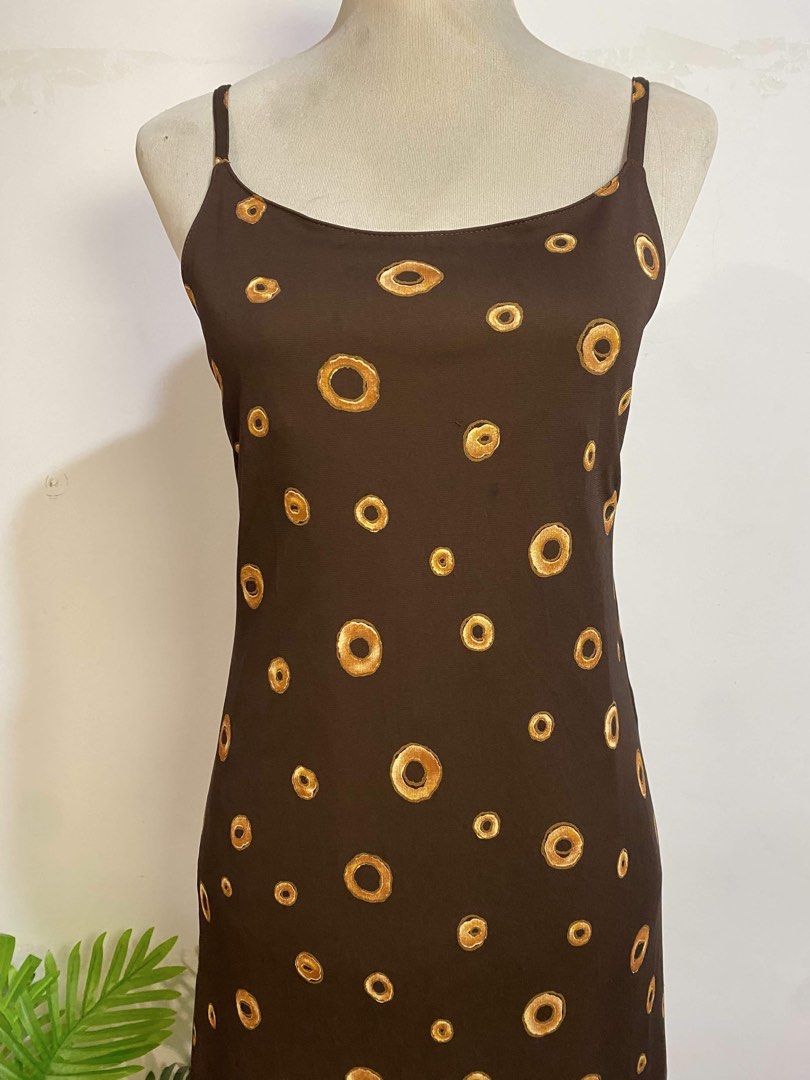 Minimalist Spaghetti Strap Slip Dress (Category: Sleeveless) located in Cavite. Submitted by rhizzaroo_ (Listing ID 1463518074, Image 3). Description: Like New Medium - Large Super pretty sa personal High quality fabric w/lining.