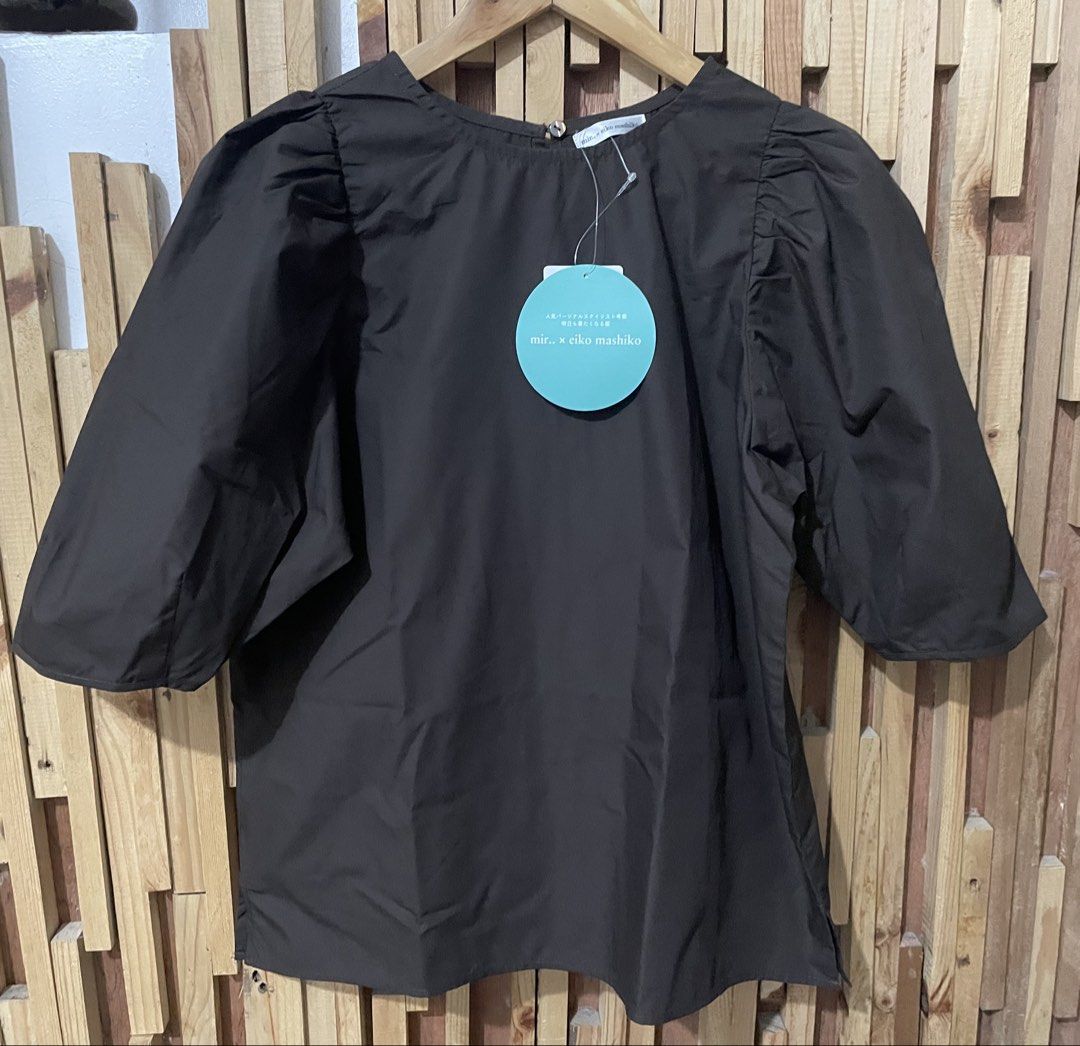 Mir x Eiko Mishiko Puff Sleeve Top (Category: Blouses) located in Mabalacat. Submitted by designerbrandsforless (Listing ID 1463386787, Image 2). Description: New with tag! Size: medium Color : dark brown.