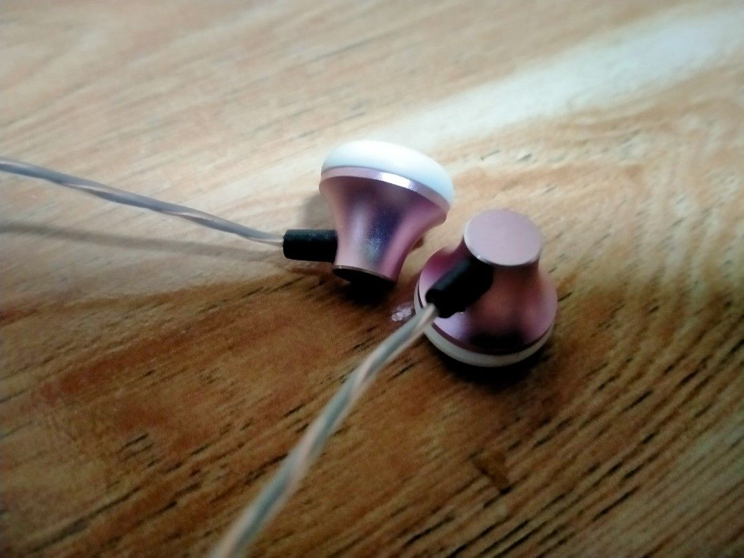 MIXZA VO3 EARPHONE (Category: Earphones) located in Cabuyao City. Submitted by Bike_Clothing10 (Listing ID 1463407671, Image 2). Description: READ FIRST.. FOR SALE: MIXZA VO3 EARPHONE Brandnew Loud Sound With Mic PRICE: 550 FIXED +SF PICK UP OR SHIPPING ONLY LOC: Cabuyao Laguna -NO COD/COP- PM FOR INQUIRIES... -Thanks-.