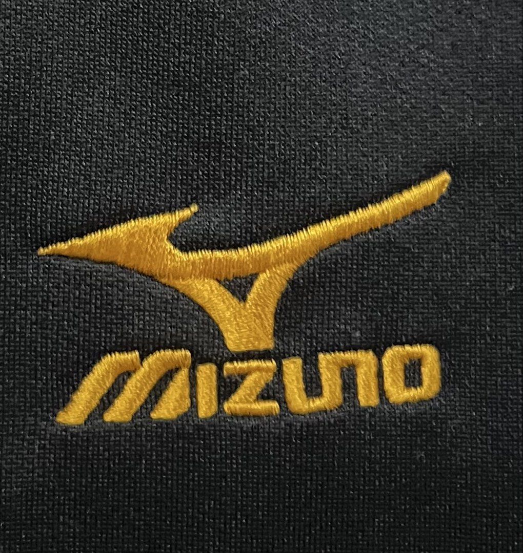 Mizuno Country HK Track Jacket (Category: Coats, Jackets and Outerwear) located in Subic. Submitted by trashdimes2022 (Listing ID 1463435717, Image 2). Description: Size: M (23 x 25) In Excellent Condition Color rate: 9+/10 .