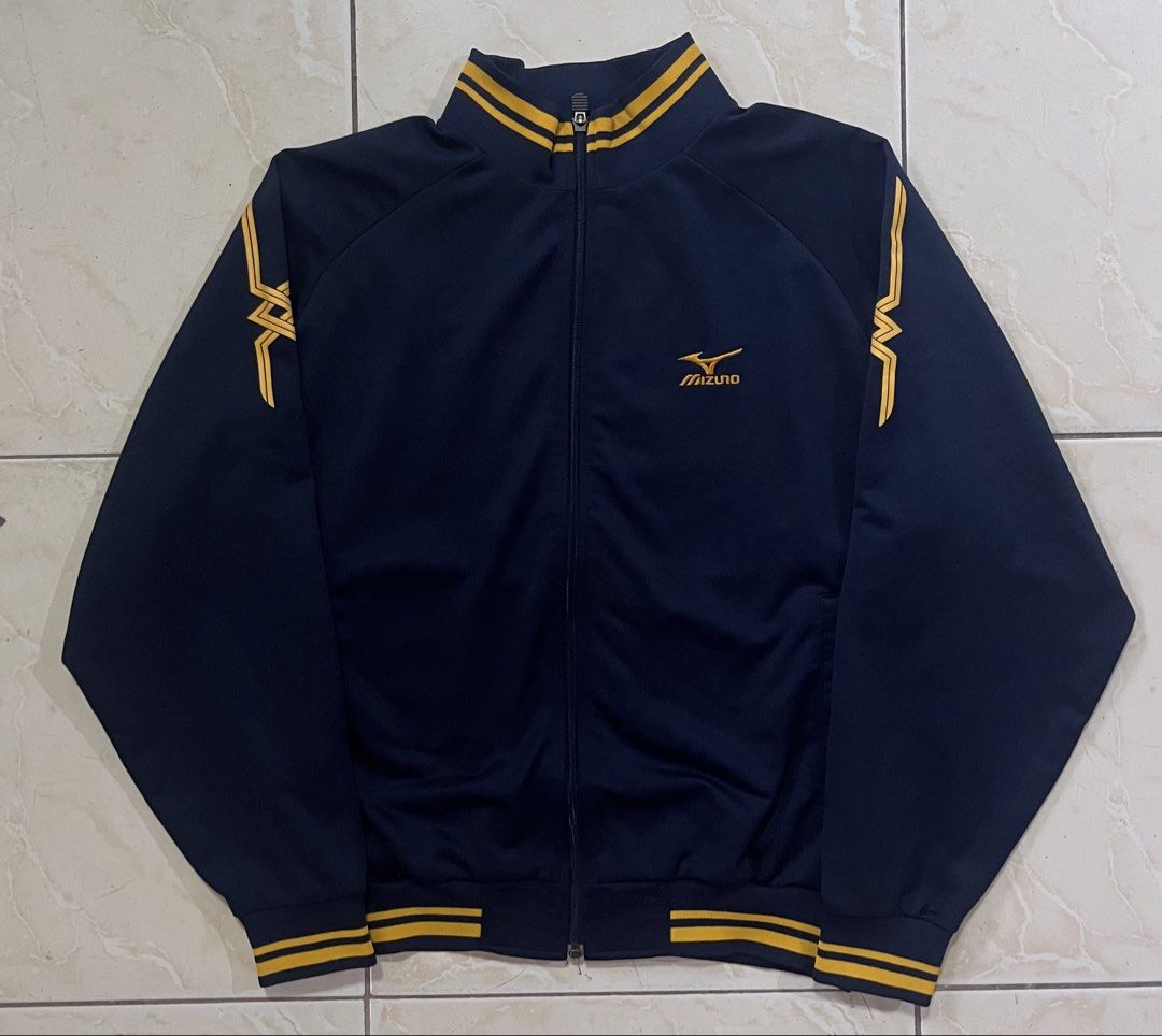 Mizuno Country HK Track Jacket (Category: Coats, Jackets and Outerwear) located in Subic. Submitted by trashdimes2022 (Listing ID 1463435717, Image 1). Description: Size: M (23 x 25) In Excellent Condition Color rate: 9+/10 .