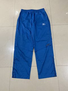 (Category: ) located in . Submitted by hustlethrift_2600 (Listing ID 1463375944, Image 1). Description: .
