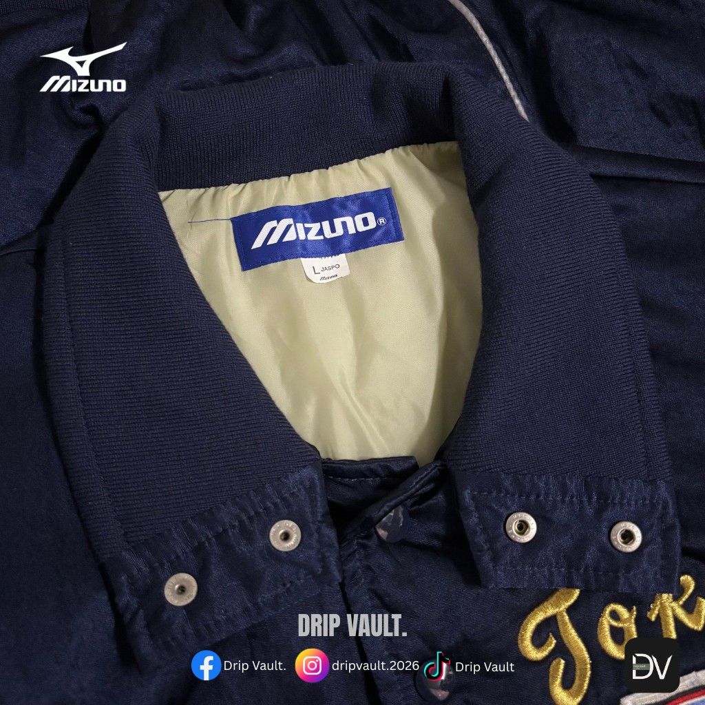 Mizuno Sportswear Jacket (Category: Coats, Jackets and Outerwear) located in Manila. Submitted by drip_vault.ph2026 (Listing ID 1463493693, Image 3). Description: 🔥 𝕄𝕚𝕫𝕦𝕟𝕠 𝕊𝕡𝕠𝕣𝕥𝕤𝕨𝕖𝕒𝕣 𝕁𝕒𝕔𝕜𝕖𝕥 🔥 Size: L on Tag Chest: 25" Length: 27" Condition: Excellent Issue: None 💯 Premium feel, Collector-worthy ⚠️PLEASE NOTE: 📍 Please allow 1-3 cm difference due to manual measurement 📍 Colors may slightly vary due to lighting and screen