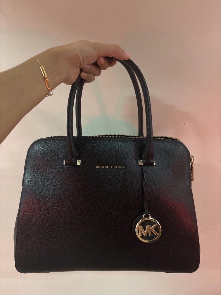 Mk black bag (Category: Cross-body Bags) located in Quezon City. Submitted by clothesloverph (Listing ID 1463426421, Image 1). Description: .
