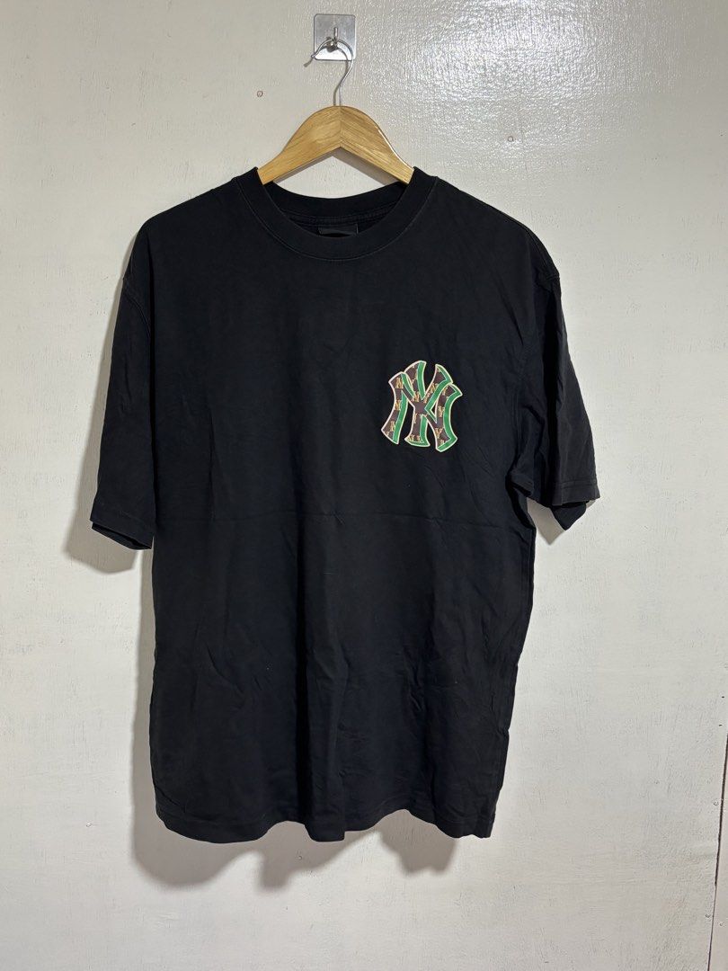 MLB BIG LOGO SHIRT (Category: Tshirts & Polo Shirts ) located in Naga. Submitted by unknwnstreetwear (Listing ID 1463555609, Image 2). Description: NO ISSUE SIZE XL ON TAG WIDTH-23 INCHES LENGTH-30 INCHES AUTHENTIC .