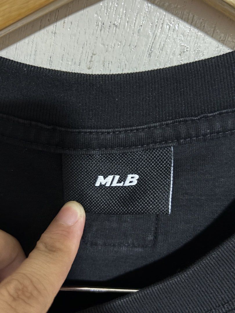 MLB BIG LOGO SHIRT (Category: Tshirts & Polo Shirts ) located in Naga. Submitted by unknwnstreetwear (Listing ID 1463555609, Image 3). Description: NO ISSUE SIZE XL ON TAG WIDTH-23 INCHES LENGTH-30 INCHES AUTHENTIC .