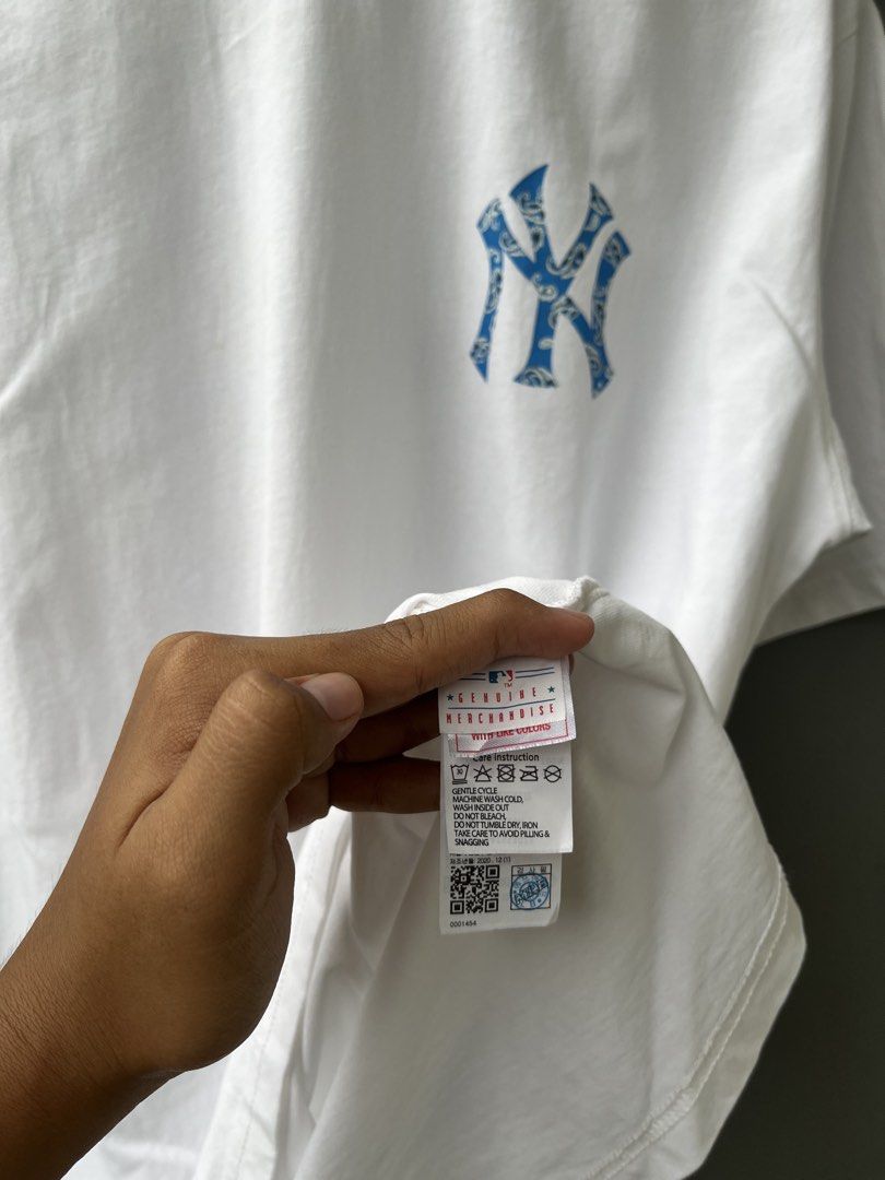 MLB NY Yankees Paisley Mega Logo Tee (Category: Tshirts & Polo Shirts ) located in Balamban. Submitted by just_findss (Listing ID 1463424577, Image 3). Description: MLB NY Yankees Paisley Mega Logo Tee Very Excellent Condition L on tag Dimes 22.5W / 29L Color Rate 9.8/10 NO ISSUE .